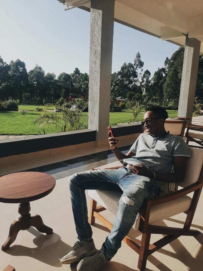 The Willis Hotel, Bomet Exterior foto