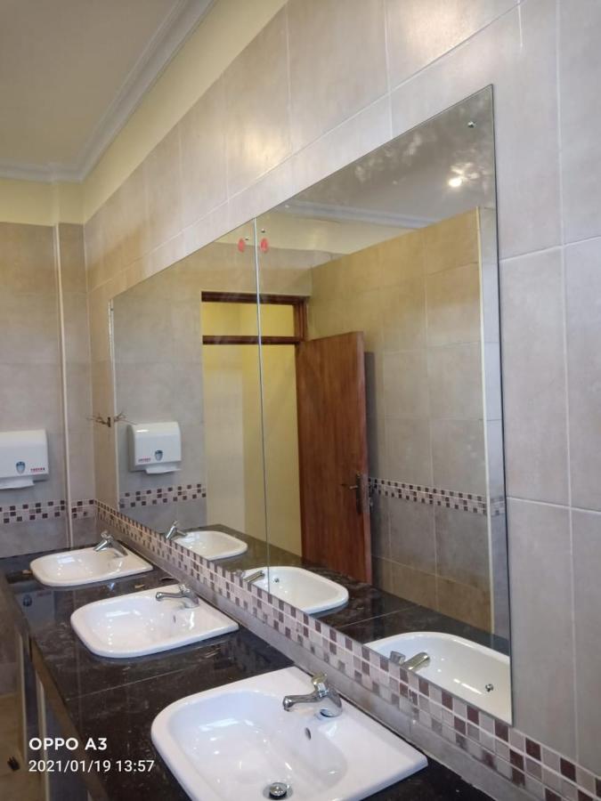 The Willis Hotel, Bomet Exterior foto